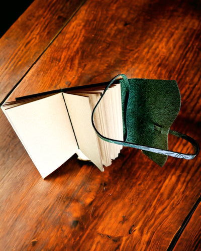 Notatnik Premium din Piele „Eleganța Naturii” - 200 de pagini, 120g, caiet, caiet de schițe, 2 culori la alegere, personalizare cu gravură