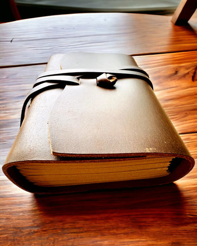 Notatnik Premium "RetroNotes" – Carnet elegant din piele veritabilă - 200 de pagini, 120g, carnet, caiet de schițe, culoare maro, personalizare cu gravură