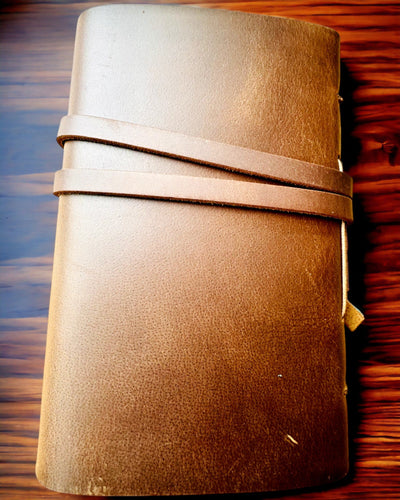 Notatnik Premium "RetroNotes" – Carnet elegant din piele veritabilă - 200 de pagini, 120g, carnet, caiet de schițe, culoare maro, personalizare cu gravură