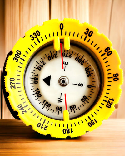 Compas de scufundare AquaGuide - compas rezistent la apă cu funcție de luminescență și curea flexibilă, posibilitate de personalizare