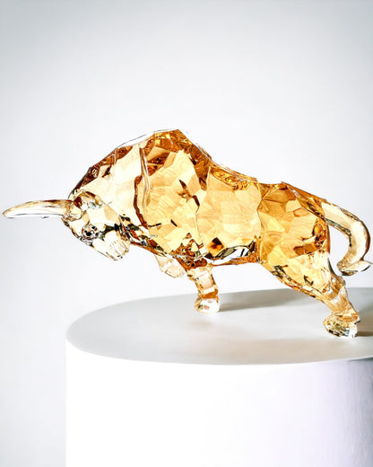 Statuia „Złoty Byk” din rășină, design transparent, posibilitate de personalizare