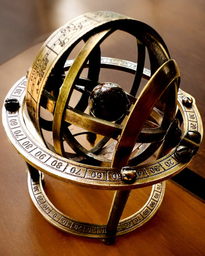Ceas Astronomic „Armonia Cosmică” - posibilitate de personalizare cu gravură