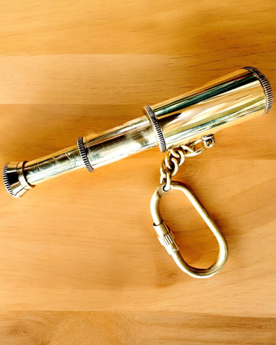 Lunetă de buzunar „Aventura de Aur” - breloc cu posibilitate de personalizare