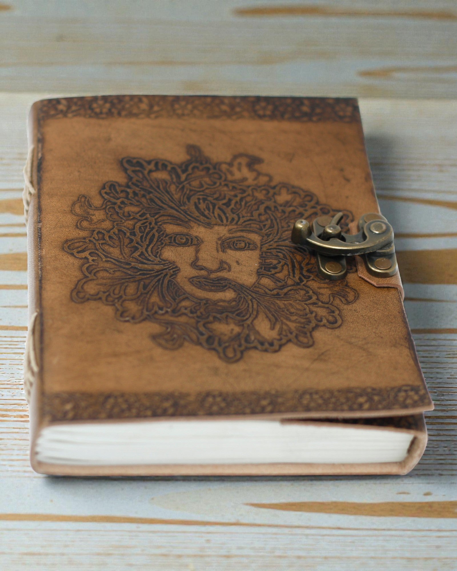 Sylva Spirit – Caiet de notițe din piele Greenman cu închizătoare metalică