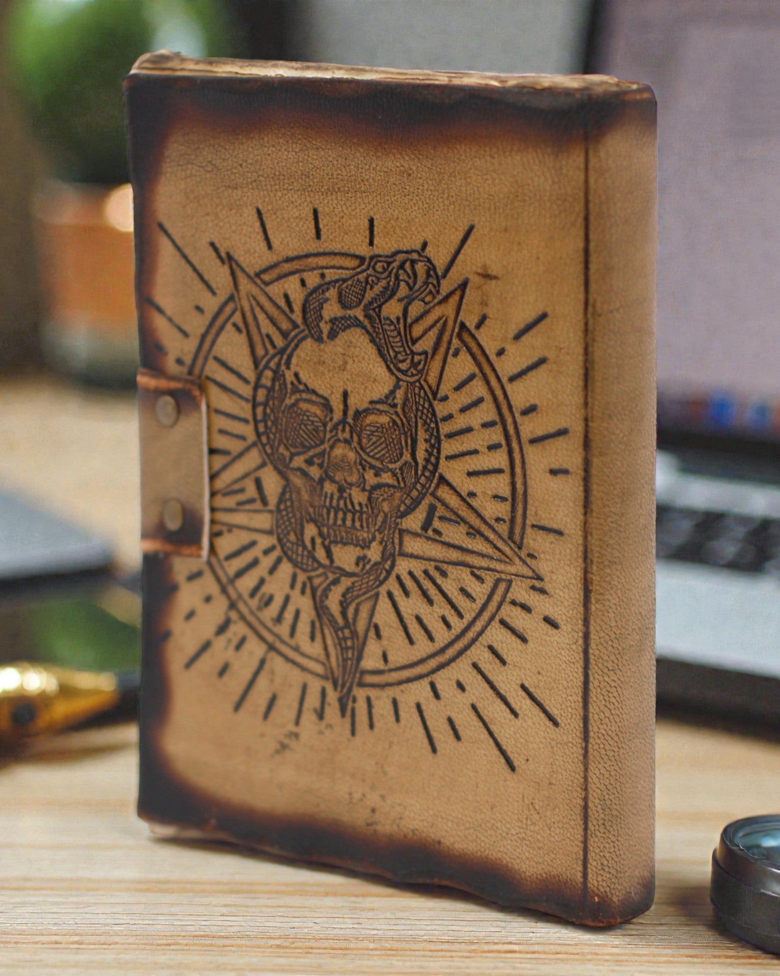 Noctis Sigil – Skórzany Notatnik Pentagram i Czaszka