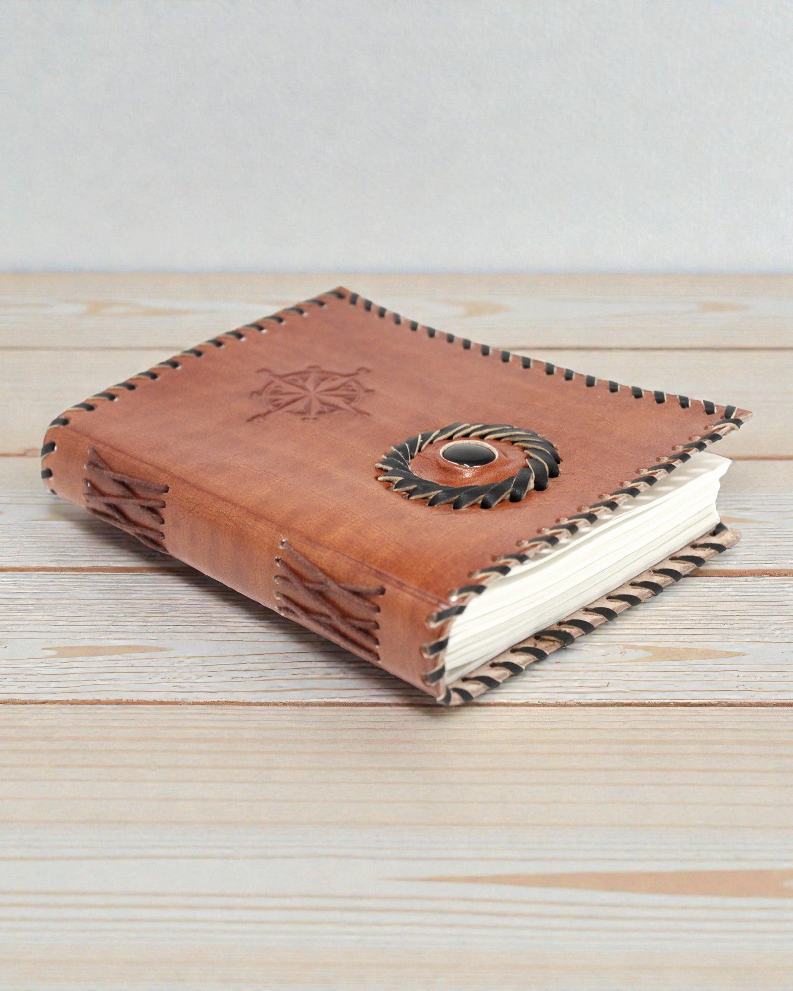 Navigator Onyx – Caiet din piele cu accent de onix negru și busolă