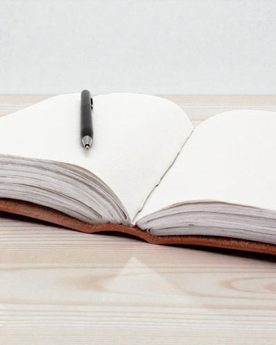 Caiet de notițe din piele cu 7 chakre – format mare (25 x 33 cm) – 200 pagini