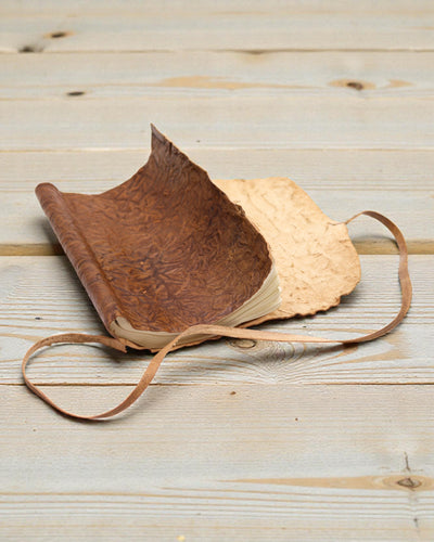 Caiet de însemnări de călătorie din piele, rulat – Natural (21 x 15 cm)