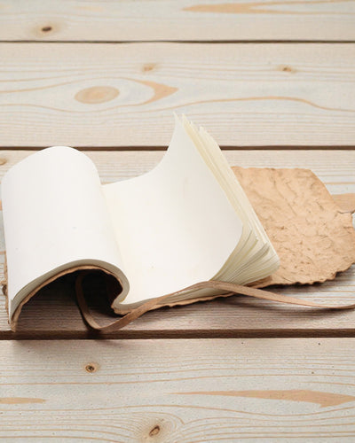 Caiet de însemnări de călătorie din piele, rulat – Natural (21 x 15 cm)