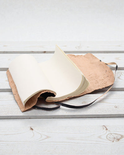 Jurnal de călătorie Nomad din piele, rulabil, negru – 21 × 15 cm