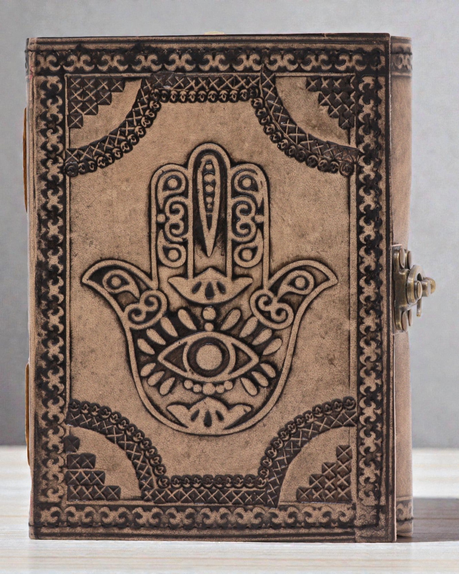Skórzany Notatnik Hamsa Guardian – Ezoteryczny Dziennik 17,5 × 12,5 cm