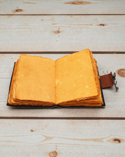 Lotus Anima – Skórzany Notatnik Mandala Lotosu z Postarzanymi Kartkami