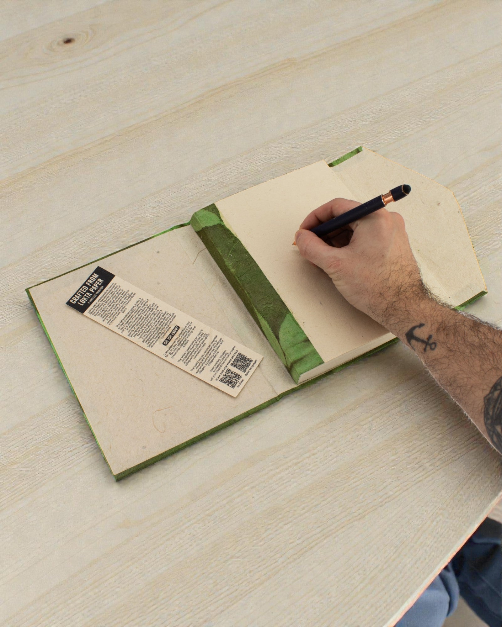 Caiet mare Lokta Flori îndrăznețe – Verde de pădure (45 de file, 21 x 15 cm)