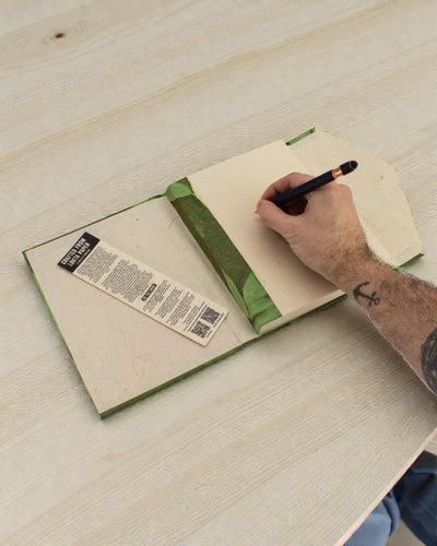 Caiet mare Lokta Flori îndrăznețe – Verde de pădure (45 de file, 21 x 15 cm)