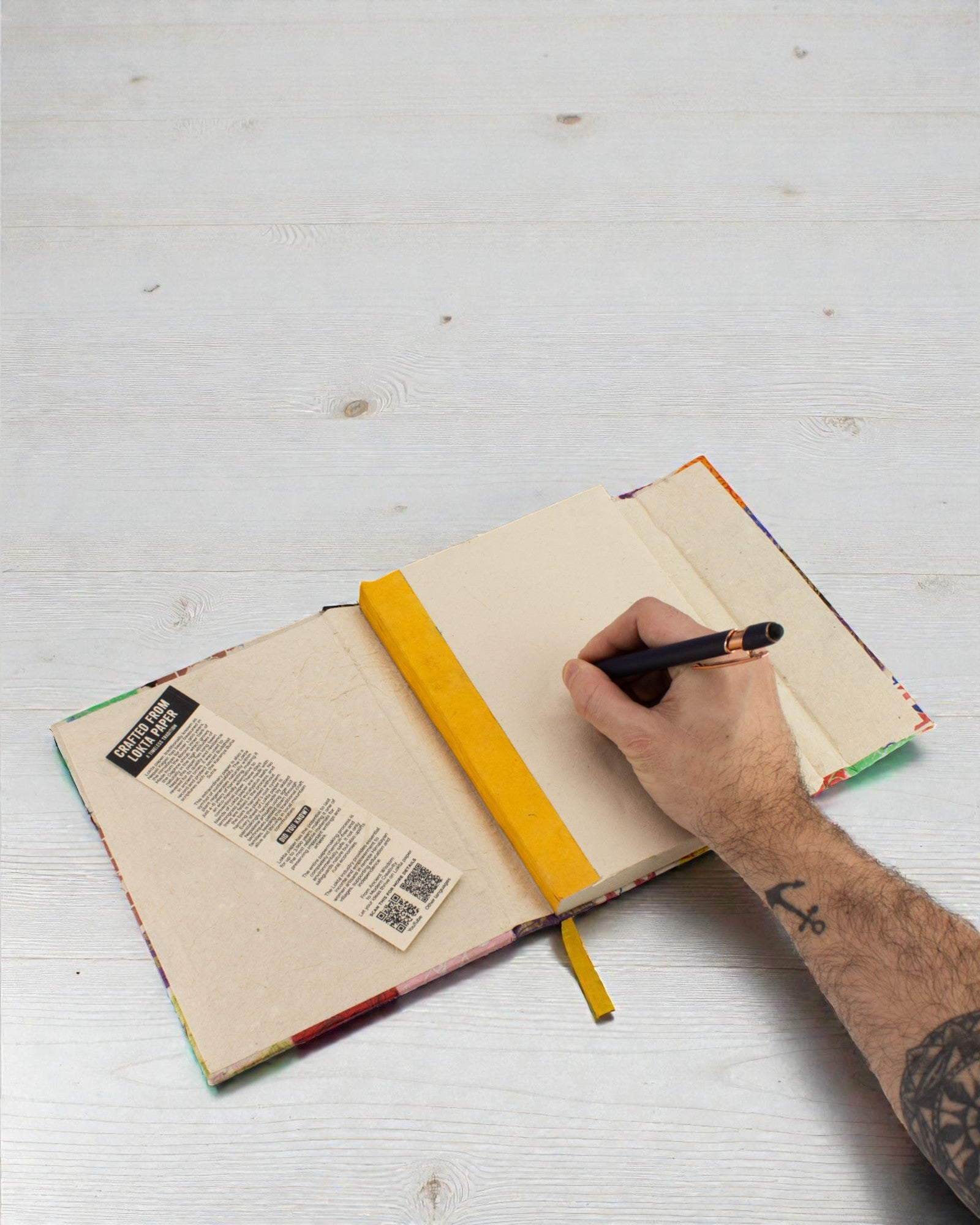 Caiet de notițe Lokta Patchwork – Mare (21x15cm) – 45 de file – Include semn de carte – Multicolor