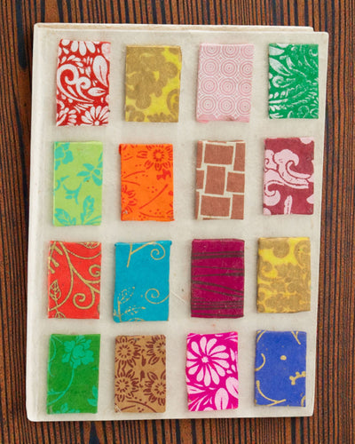 Colour Tiles Harmony – średni notatnik Lokta z motywem mini kafelków 15 × 12 cm, 45 kartek