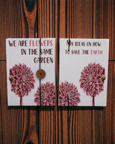 Flowers Together – mały notatnik z paskiem i guzikiem kokosowym 18 × 12,5 cm, 200 stron