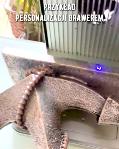 Sculptură Rustică de Ancoră din Rășină - "Legenda Marină", ancoră personalizată cu gravură