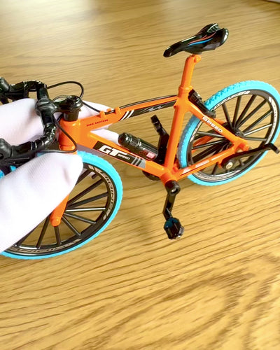 Model metalic miniatural Bicicletă de Colecție "Speed Rider 1.2" – personalizare cu gravură pentru cadou, 2 variante de culoare