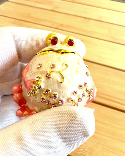 Cutie decorativă elegantă „Żabi Skarb” pentru cadou personalizat, cu opțiune de gravare