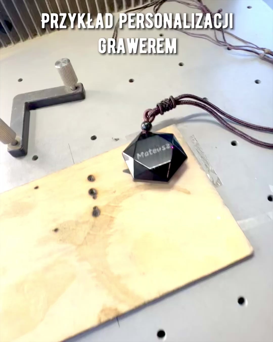 Amulet din obsidian negru „Steaua lui David”, posibilitate de personalizare cu gravură pentru cadou