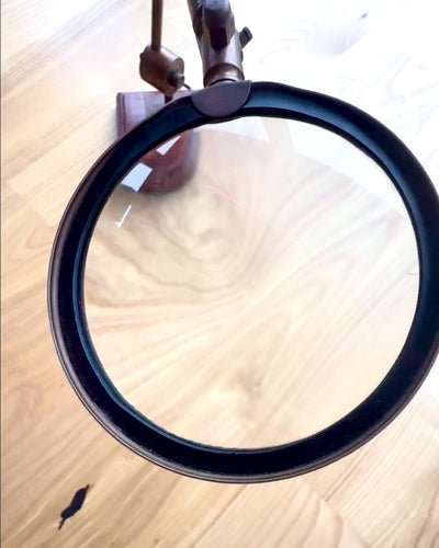 Lupă artizanală „Royal Magnifier” cu suport și mâner reglabil - posibilitate de personalizare cu gravură pentru cadou