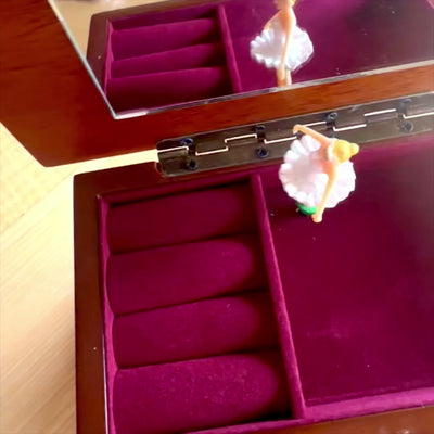 Drewniana Pozytywka-Szkatułka z Lusterkiem i Grawerem - Elegancki Prezent na Biżuterię z Dwiema Szufladkami, Wysokość 10cm, Melodia "The Entertainer
