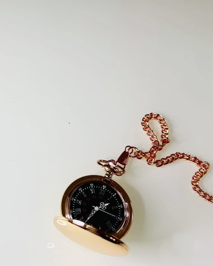Ceas de buzunar în stil clasic – Aur roz, eleganță vintage