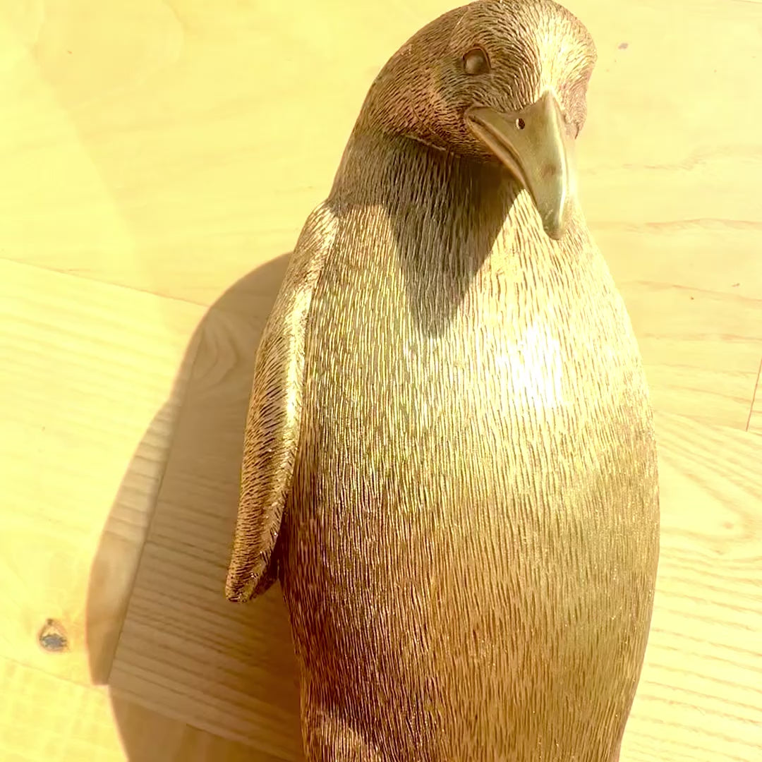 Pinguin auriu 20,5 cm cu posibilitate de personalizare prin gravură – figurină decorativă elegantă pentru cadou, stil glamour, art deco, realizată din polyresin de înaltă calitate