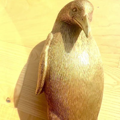 Pinguin auriu 20,5 cm cu posibilitate de personalizare prin gravură – figurină decorativă elegantă pentru cadou, stil glamour, art deco, realizată din polyresin de înaltă calitate