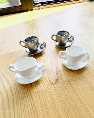 Set de 2 Căni Ceramice Elegante „Maska” – Posibilitate de personalizare cu gravură pentru cadou