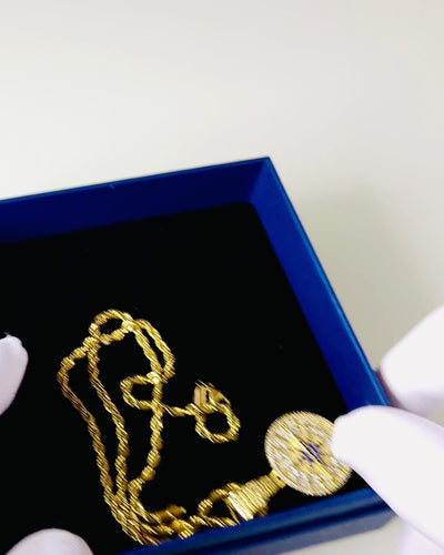 Colier cu Pandantiv Busolă în Stil Glamour cu Zirconii pentru Femei și Bărbați - 2 variante la alegere, personalizare cu gravură pentru cadou