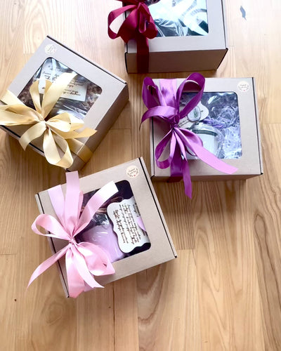 Lumânare din soia pentru intenții Ametist – liniște, armonie și purificare, 250 ml, posibilitate de personalizare pentru cadou