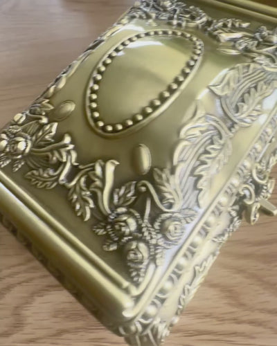 Casetă metalică aurie 21-20L, cu posibilitate de personalizare prin gravură