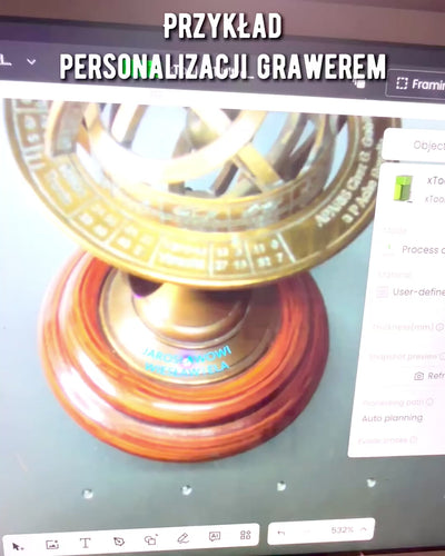 Astrolab decorativ din alamă pe bază din lemn, cu posibilitate de personalizare prin gravură