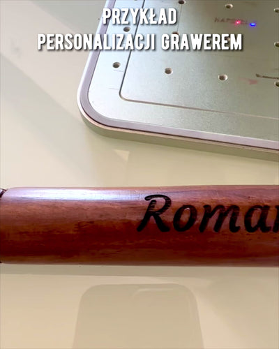 Baston de călătorie sculptat manual, pentru plimbare „Călătorul Regal” de culoare maro cu modele