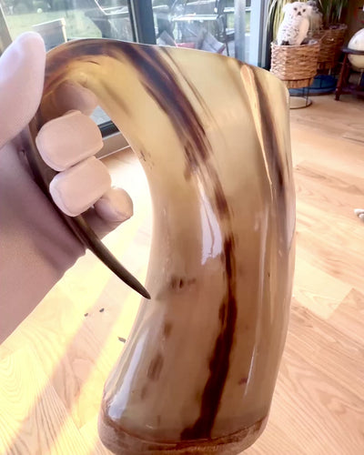 Kompaktowy, 350 ml, Kufel Rzeźbiony Majstersztyk z możliwością personalizowania grawerem - 2 warianty kolorystyczne