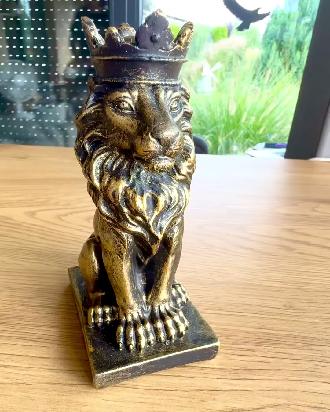 Regele Leu – Figurină decorativă compactă de 14.5 cm cu opțiune de gravare pentru cadou