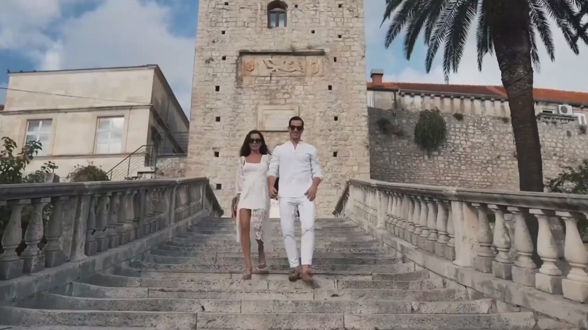 Încărcați videoclipul: 