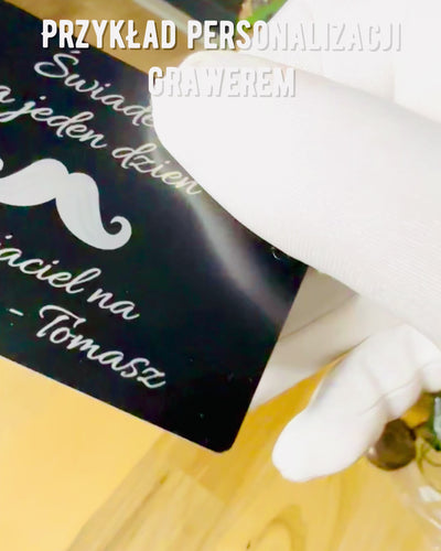 Carte de Vizită Metalică Neagră Exclusivă cu Posibilitate de Personalizare – Ideală pentru Cadou