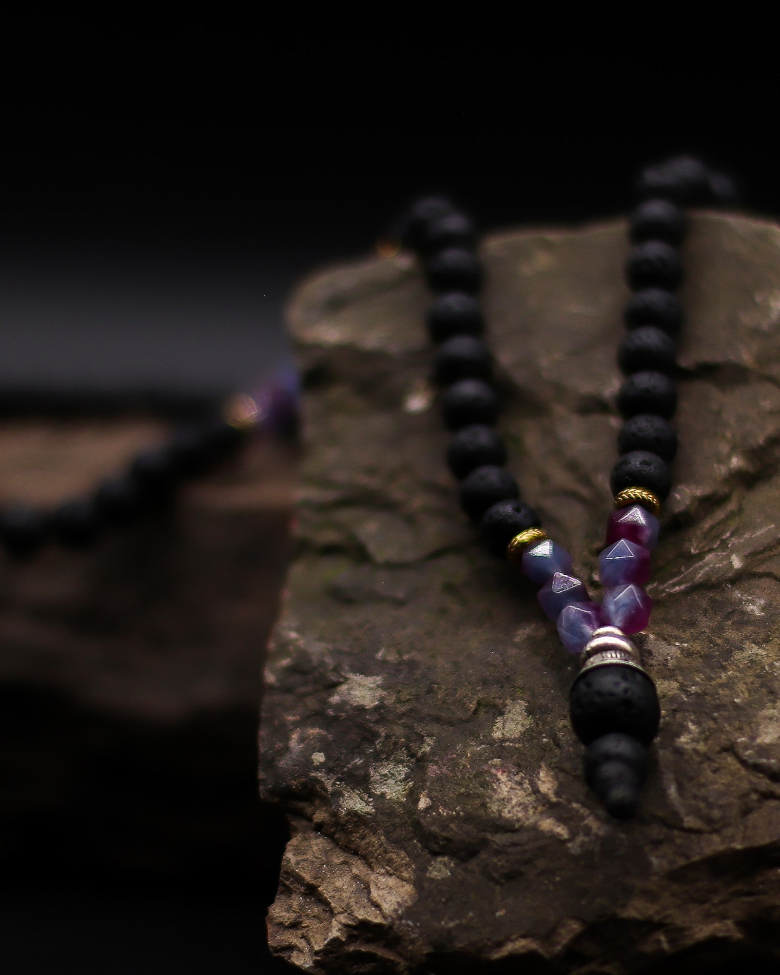 Colier Esența Vulcanului – Acceptarea părții întunecate