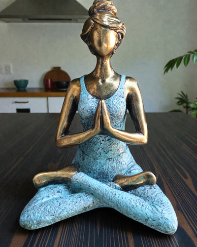 Figurină de femeie 24 cm – Yoga Energie auriu-turcoaz