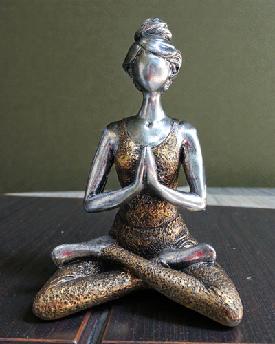 Figurină de femeie 24 cm – Yoga Echilibru argintiu-auriu